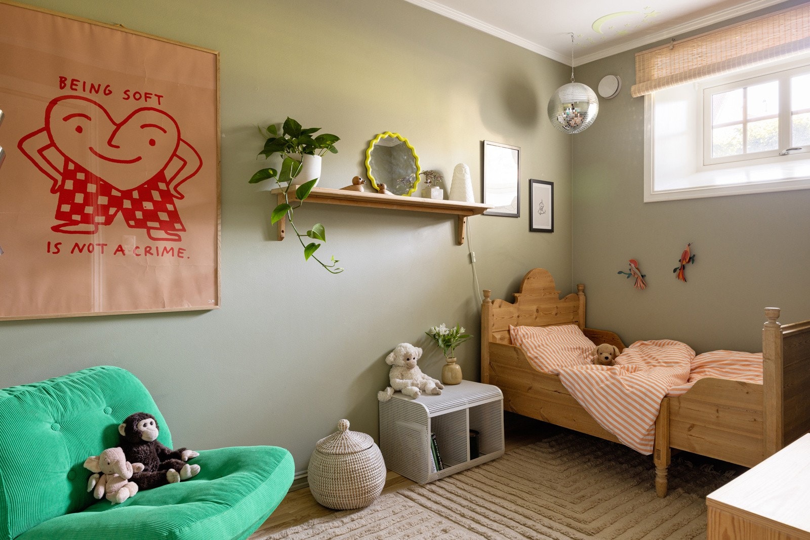 Soverom 2 er i dag innredet som et koselig barnerom. Galleribilde