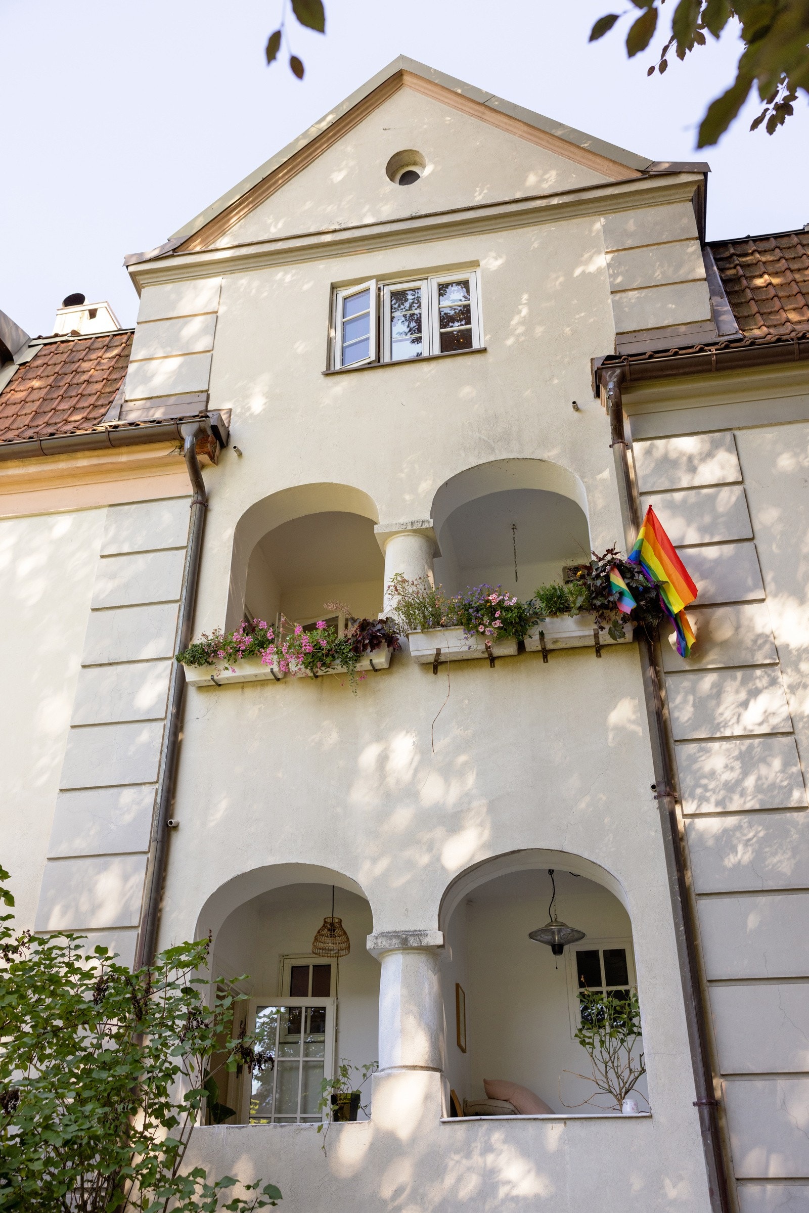 Det er kun et fåtall leiligheter i borettslaget som har egen balkong - dette er en av dem. Galleribilde