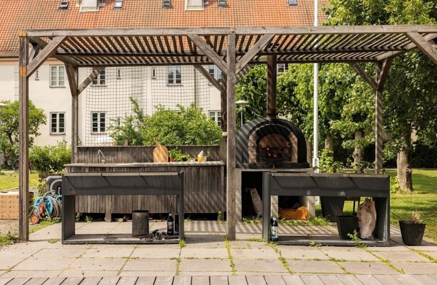 Felles utekjøkken og grill. Galleribilde