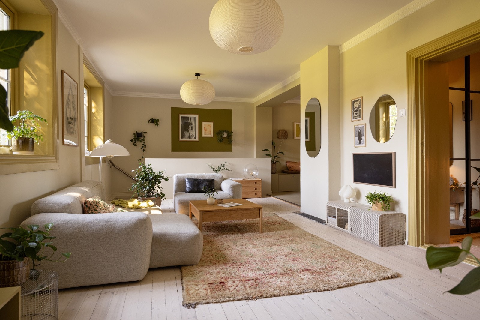 Leiligheten er smakfullt oppusset med høy kvalitet i alle detaljer - her kan du flytte rett inn uten behov for oppgraderinger. Galleribilde