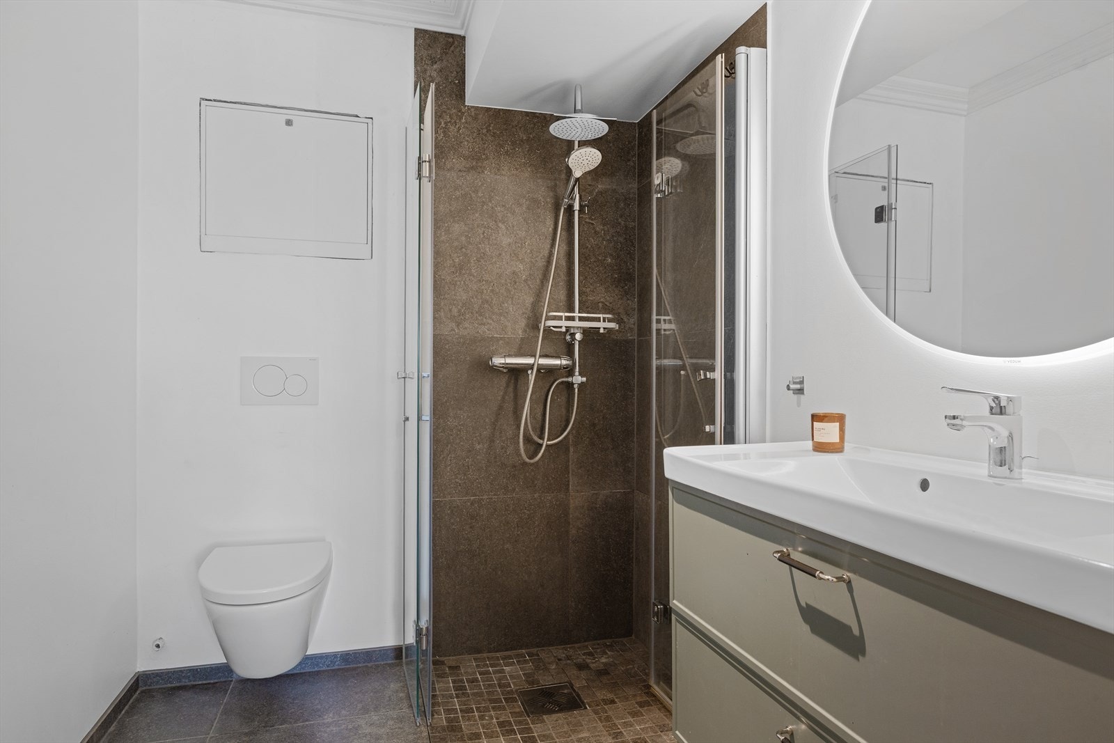 Bad i første etasje Galleribilde