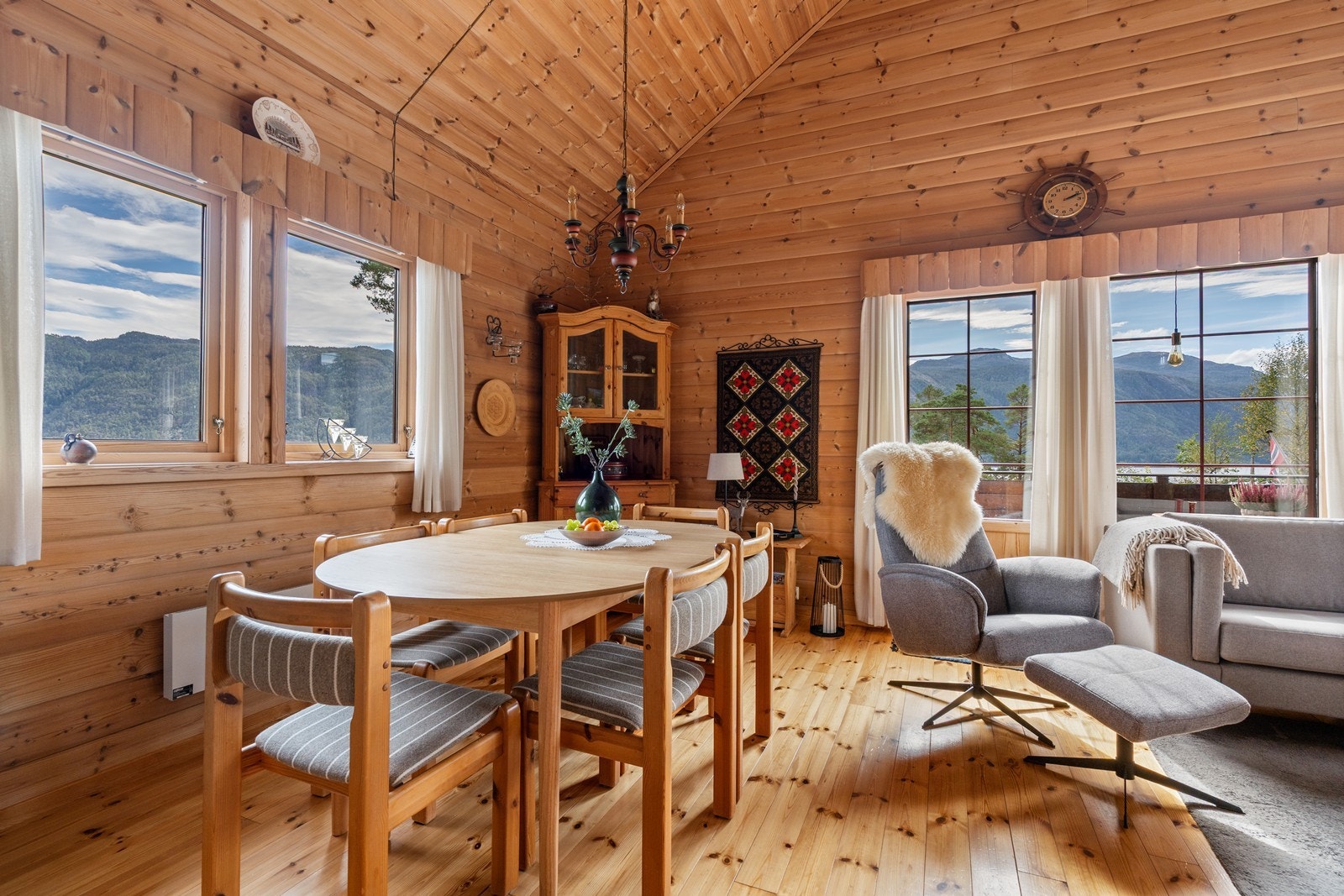 Spisestue/kjøkken Galleribilde