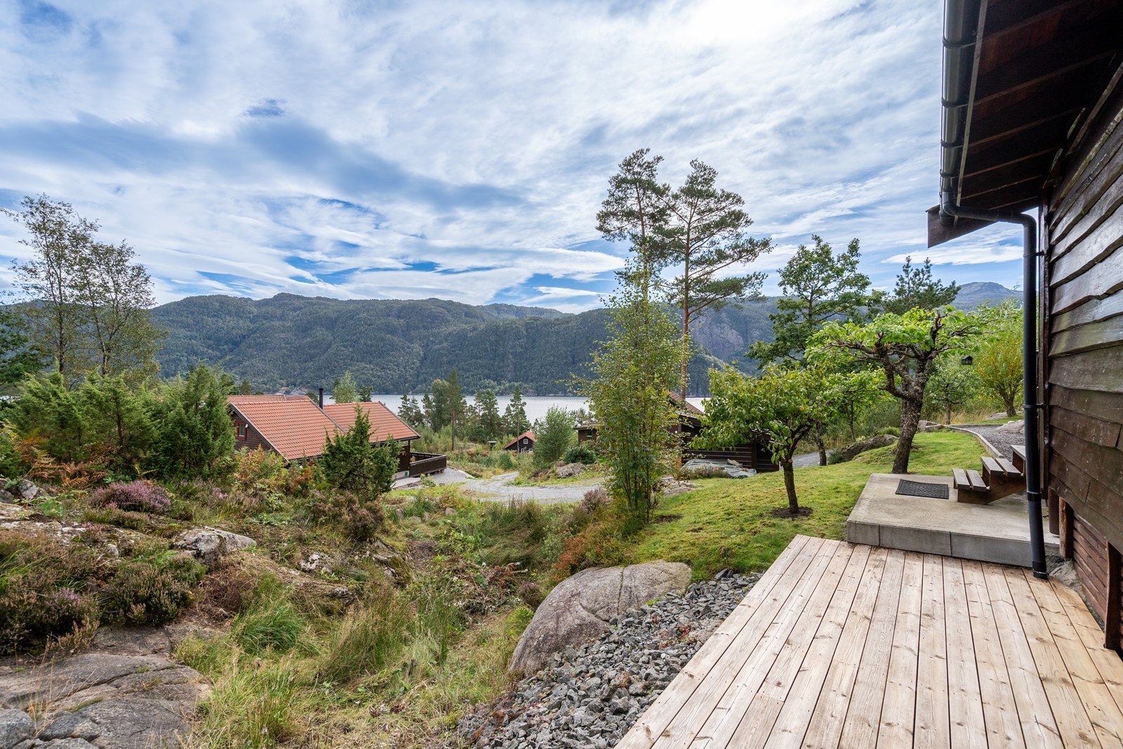 Platting utenfor påbygg og vaskerom/bad nr. 2 Galleribilde