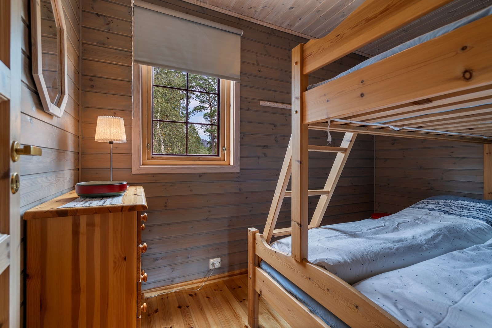 Soverom I med familiekøye Galleribilde