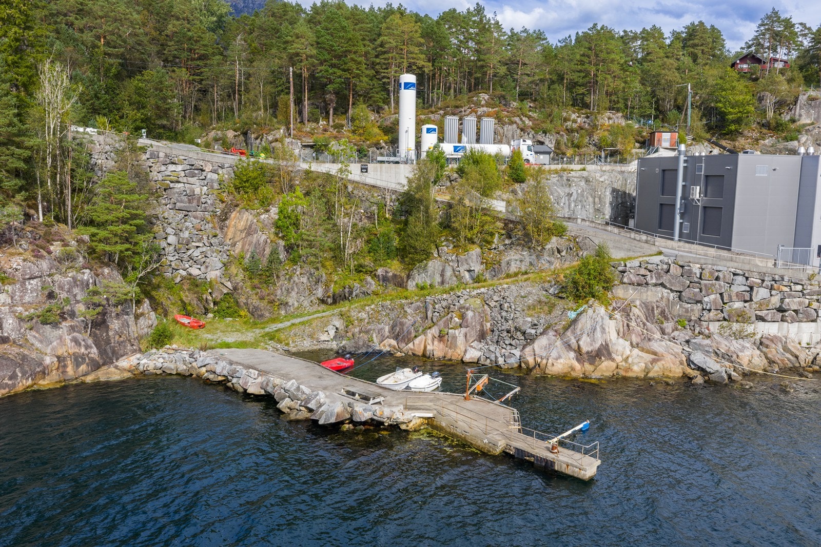 Båtplasser nede ved sjøen Galleribilde