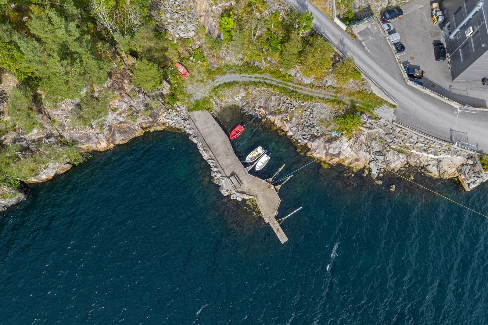 Båtplasser nede ved sjøen Galleribilde