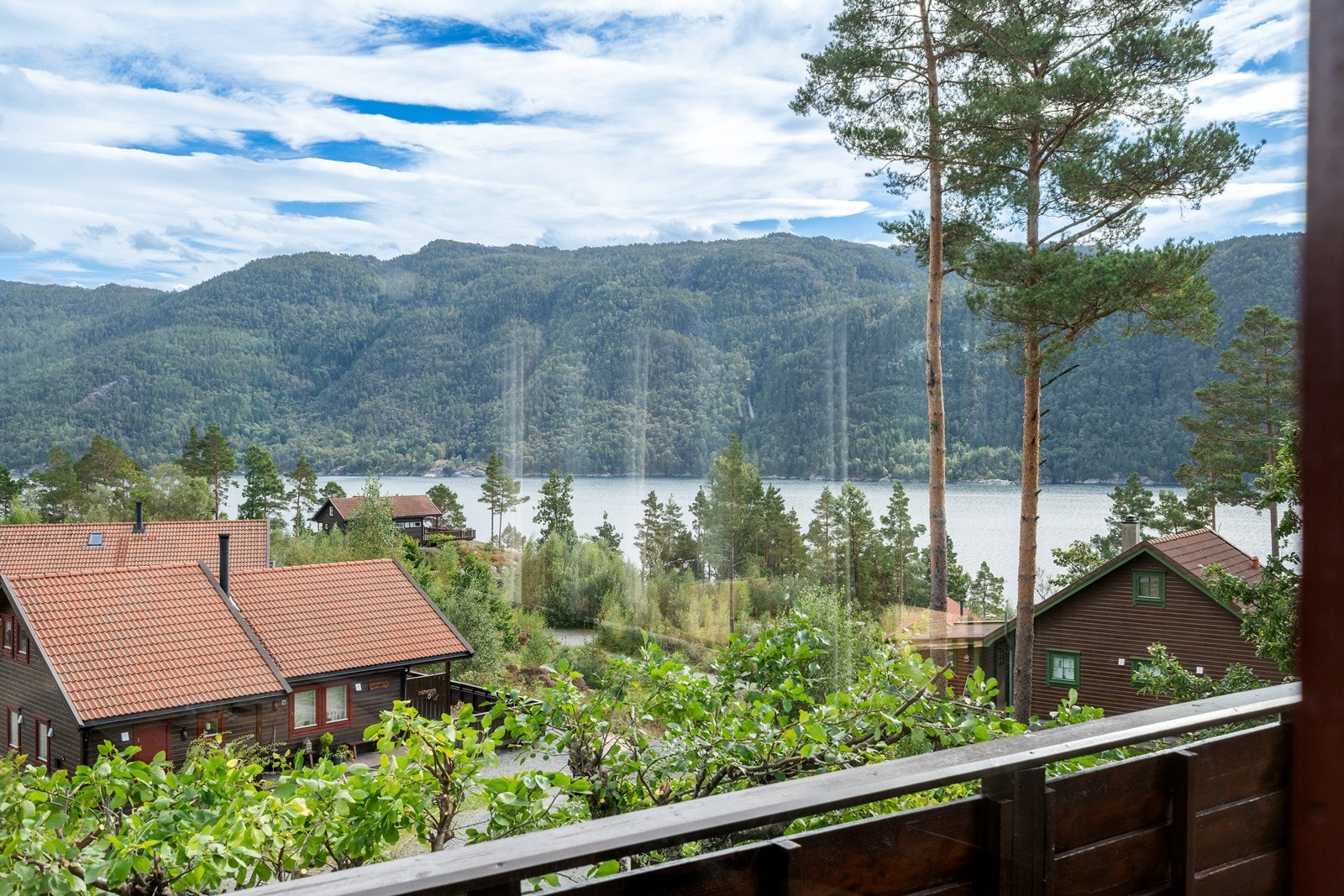 Utsikt til fjorden Galleribilde