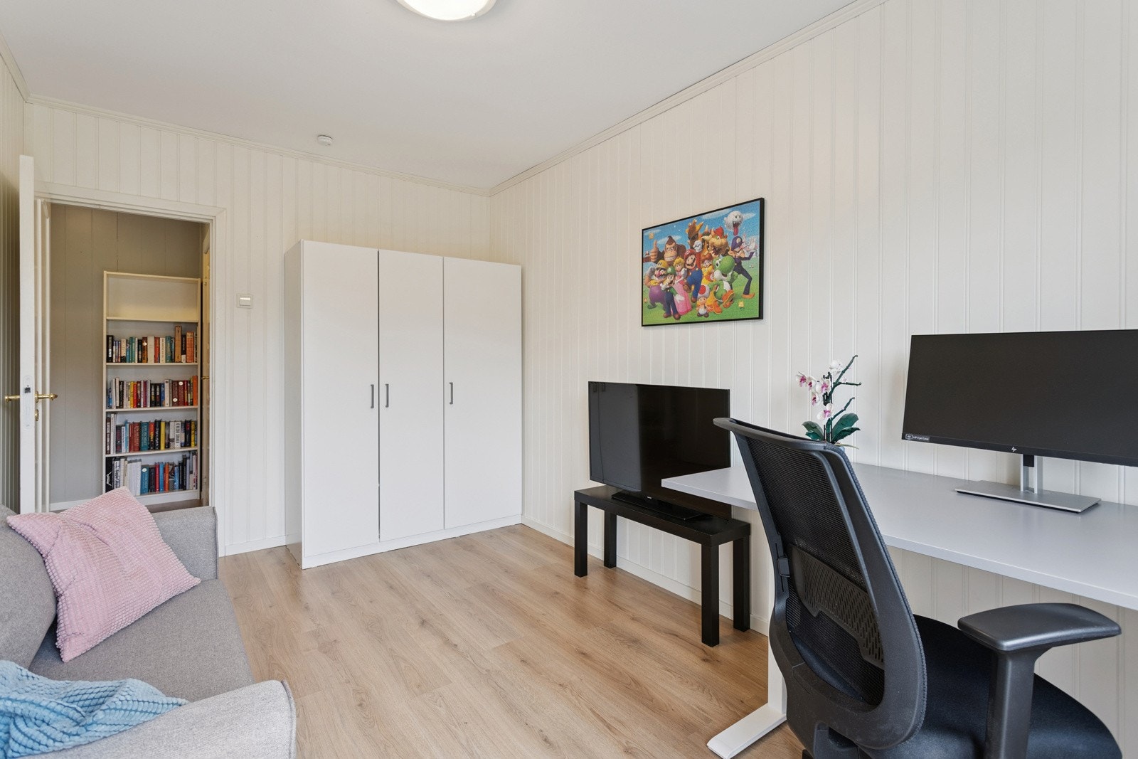 Soverom 3 av god størrelse med plass til diverse innredning. Galleribilde