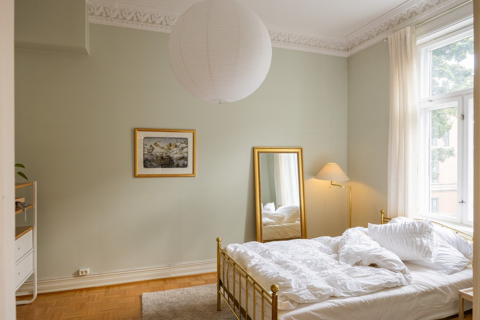 Soverom som benvnes som "Bibliotek" i plantegning. Rommet var originalt en hybel med hybelkjøkken, et lite bad og egen inngangsdør fra trappeoppgang. Galleribilde