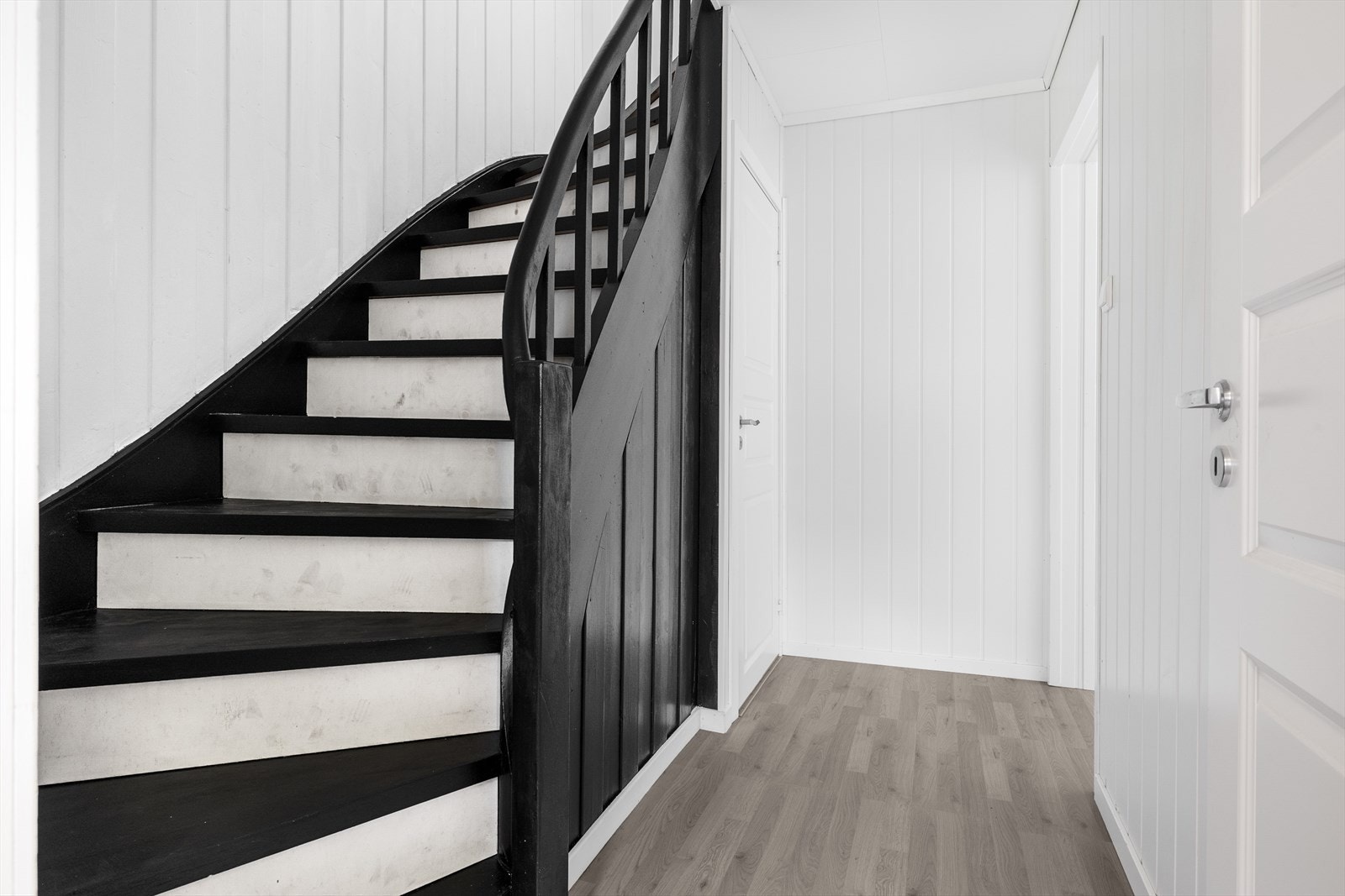 Gang med trapp til 2. etasje Galleribilde