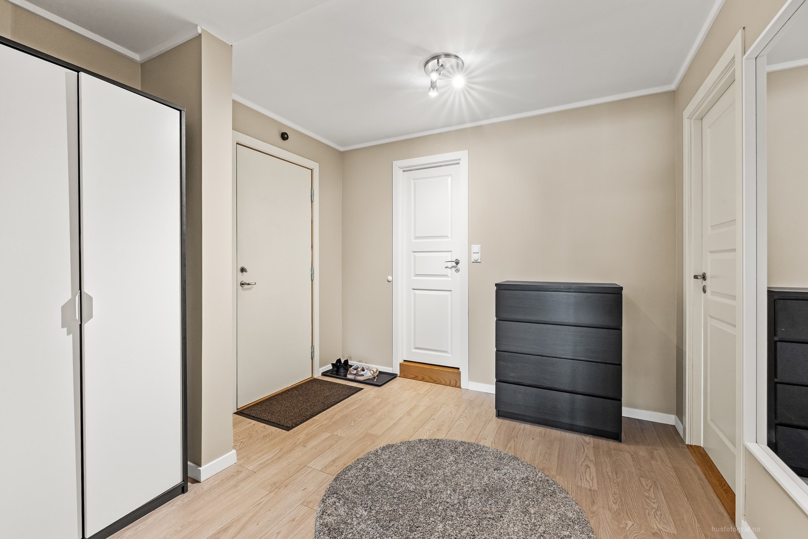 Entré/gang med dørcallinganlegg Galleribilde