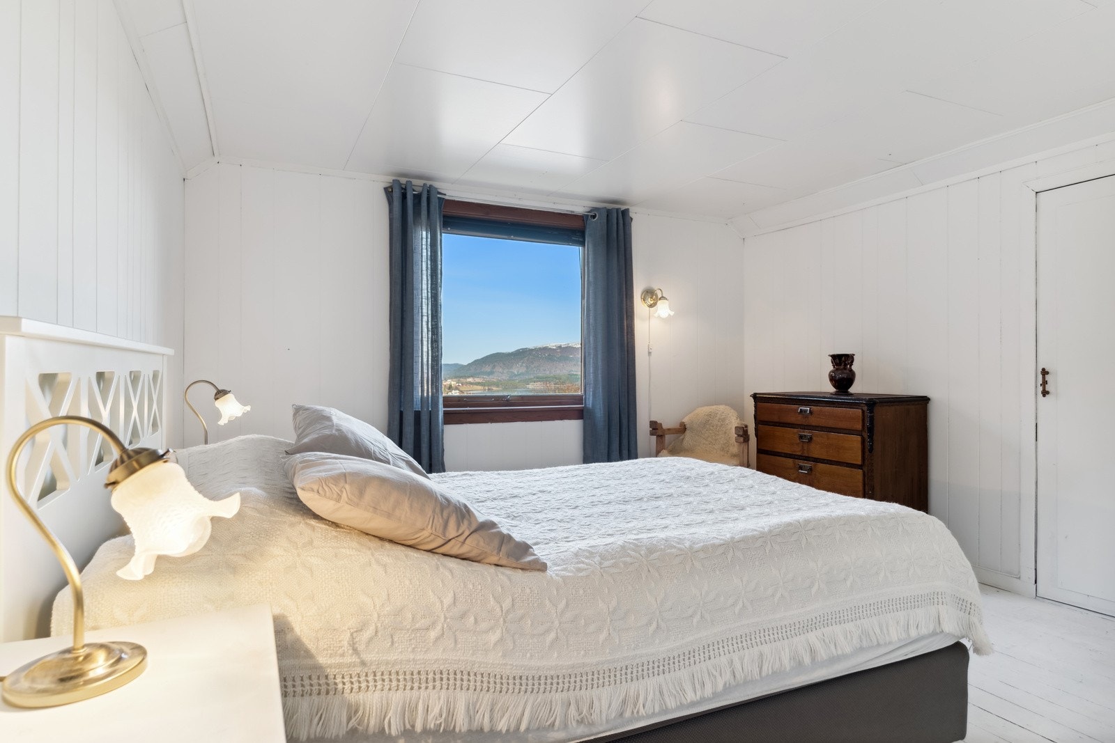 Tilliggende soverommet er det kott oppmålt til 4 kvm. Galleribilde