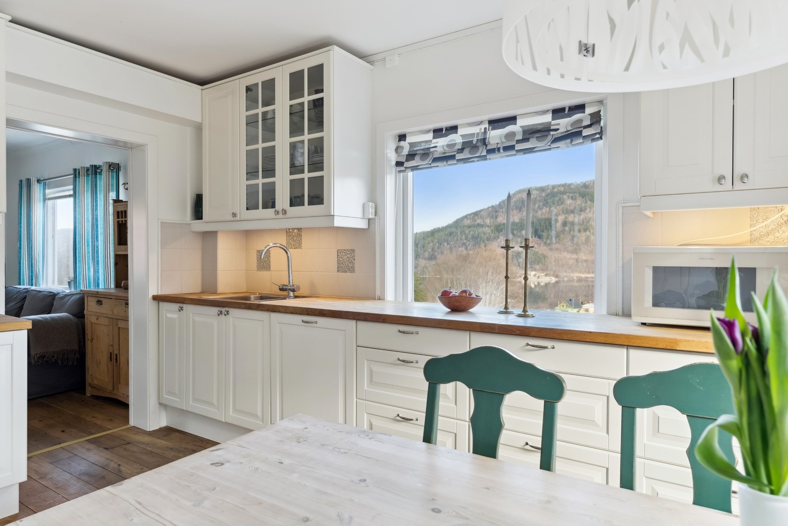 EIE eiendomsmegling ved Thomas Myhre har gleden av å presentere Hjeldnesvegen 35! Galleribilde