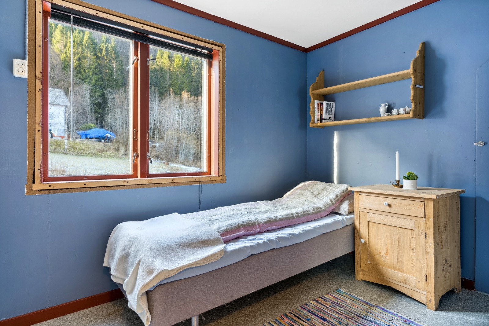 Soverom 3 måler 7 kvm. Her har man også tilliggende kott på 2,5 kvm. Galleribilde
