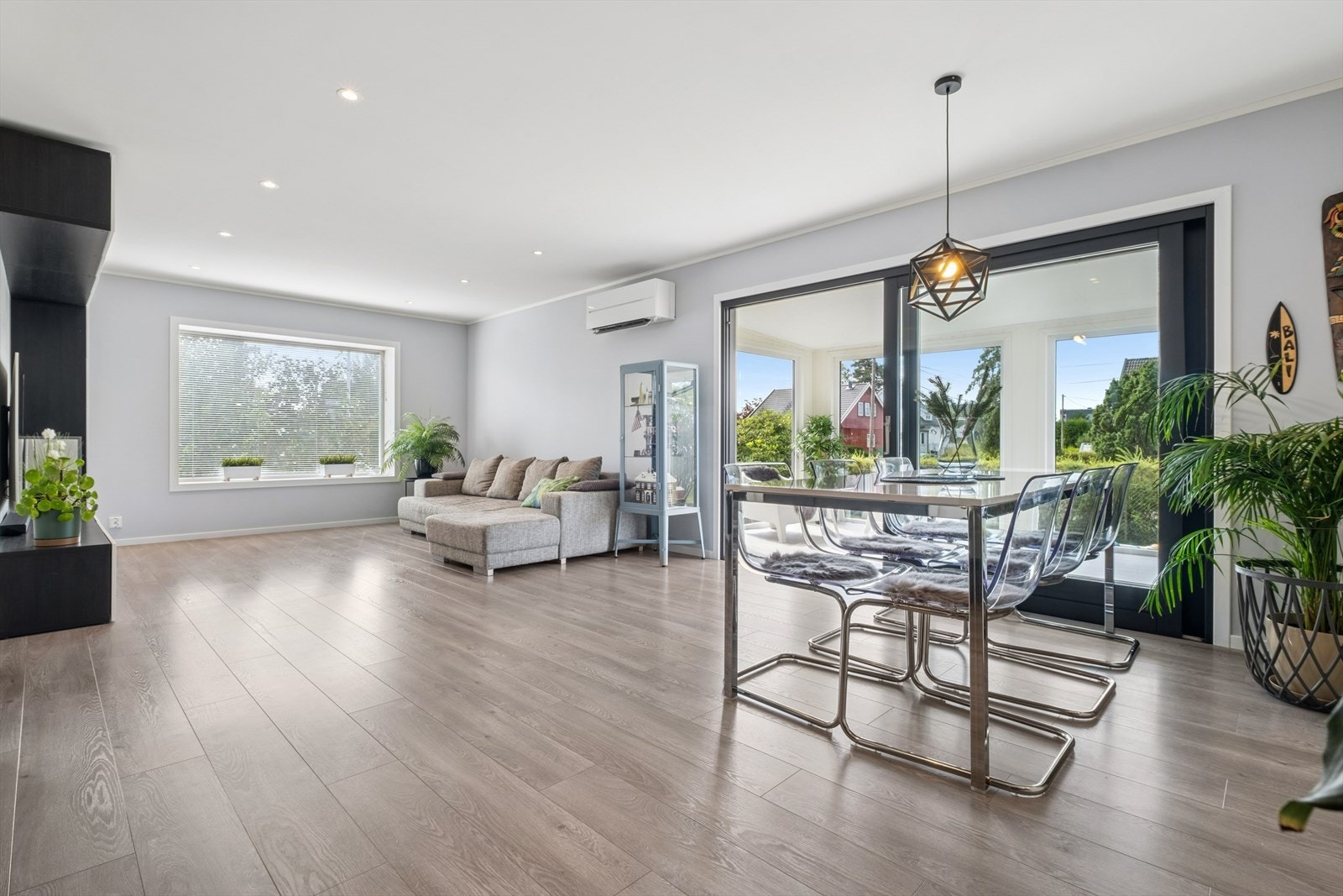 Pen og lys stue Galleribilde