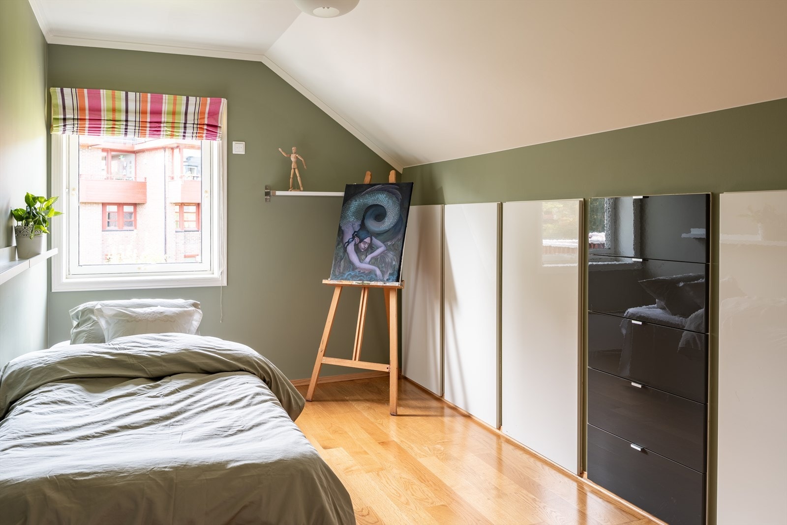 Videre får man to store soverom på hhv. 9m² og 9,5m². Galleribilde