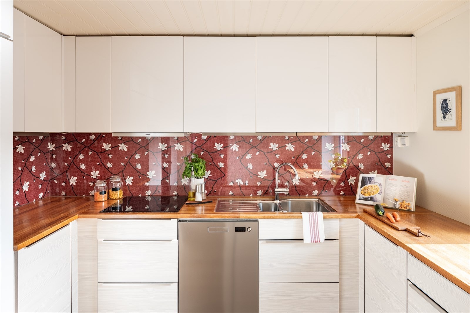 Her får man godt med skap- og benkeplass. Galleribilde