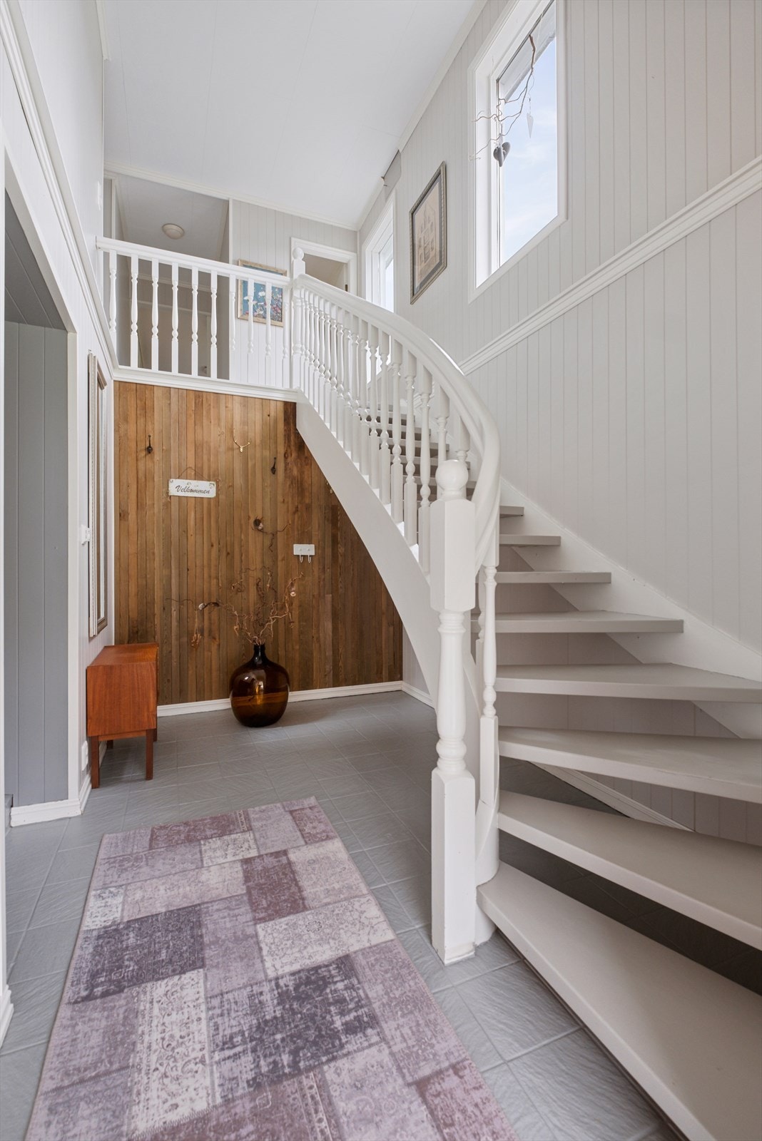 Gang i underetasjen. Galleribilde