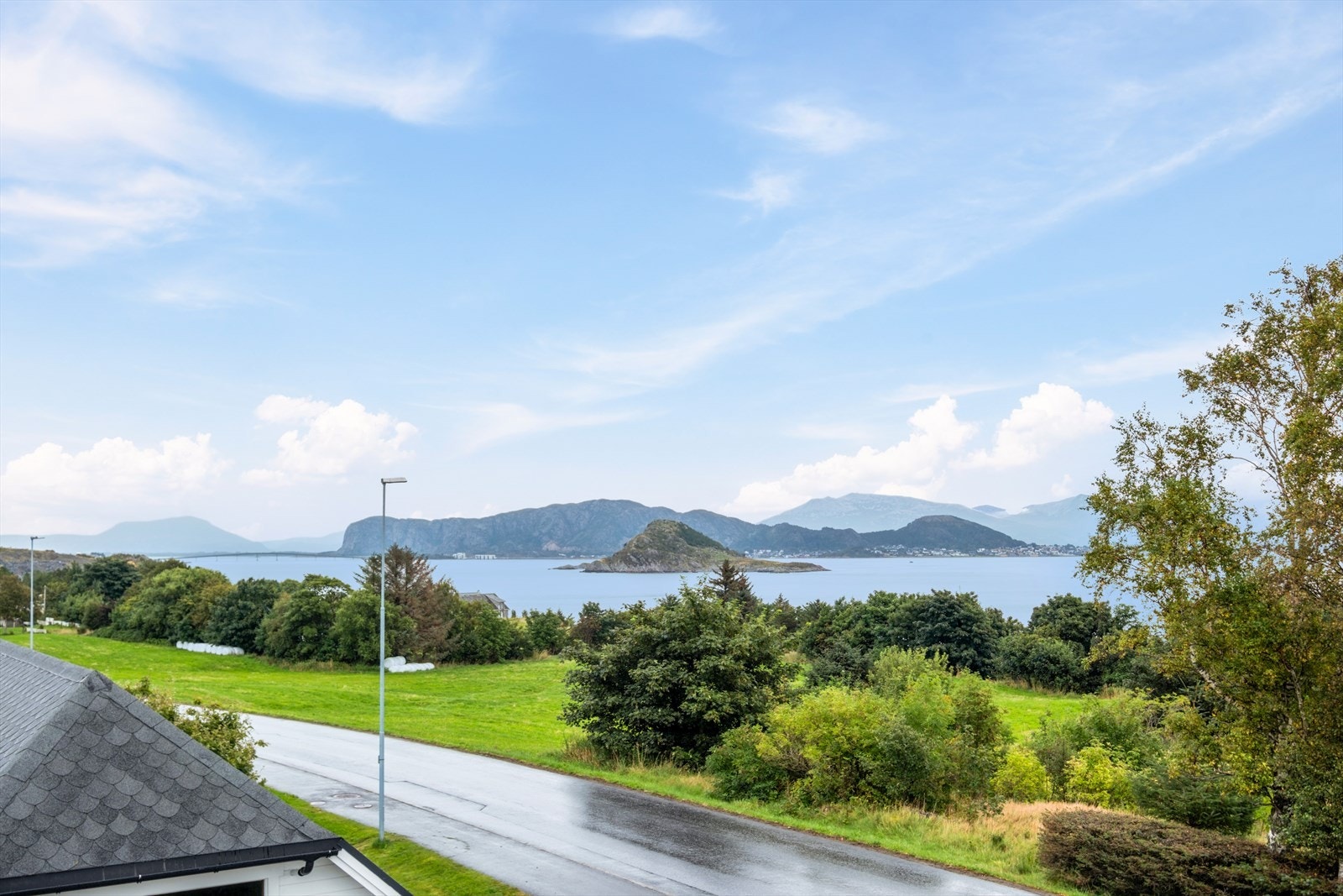 Flott utsikt fra veranda i 2. etasje Galleribilde