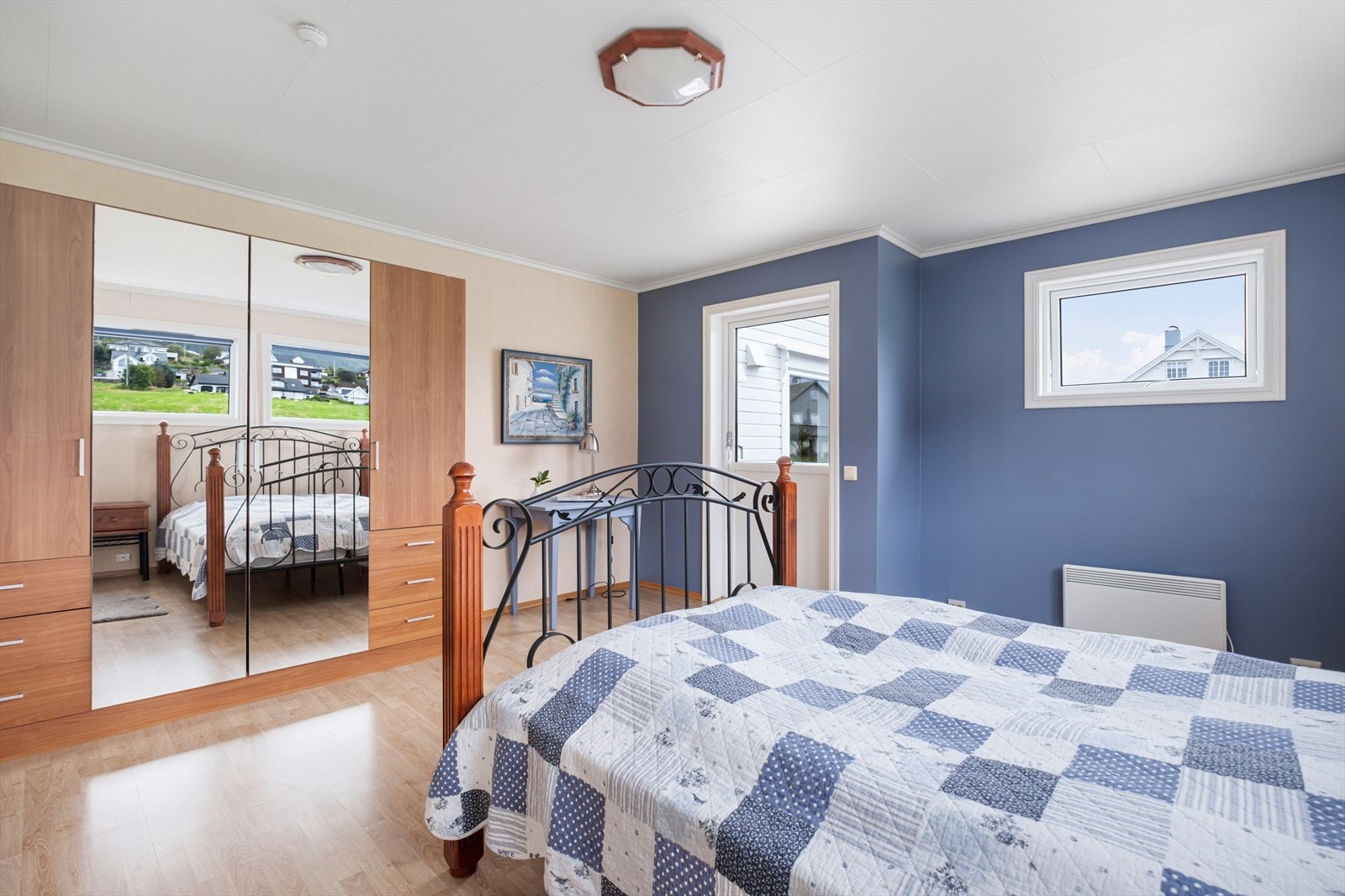 Soverom i 1. etasje Galleribilde