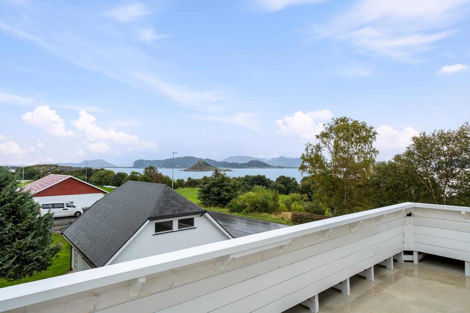 Flott utsikt fra veranda i 2. etasje Galleribilde