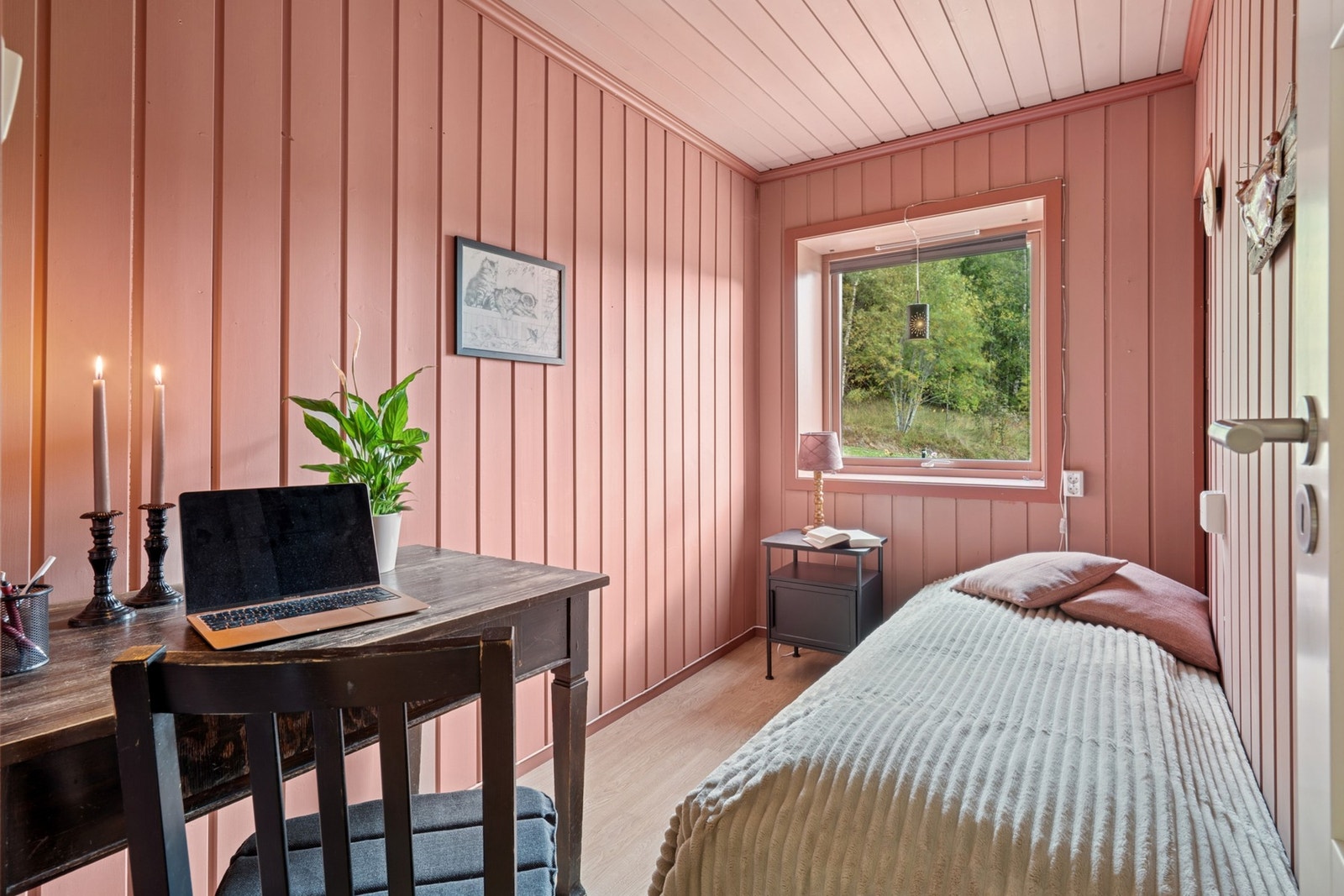 Soverom 3 kan innredes med både seng og kontorløsning. Galleribilde