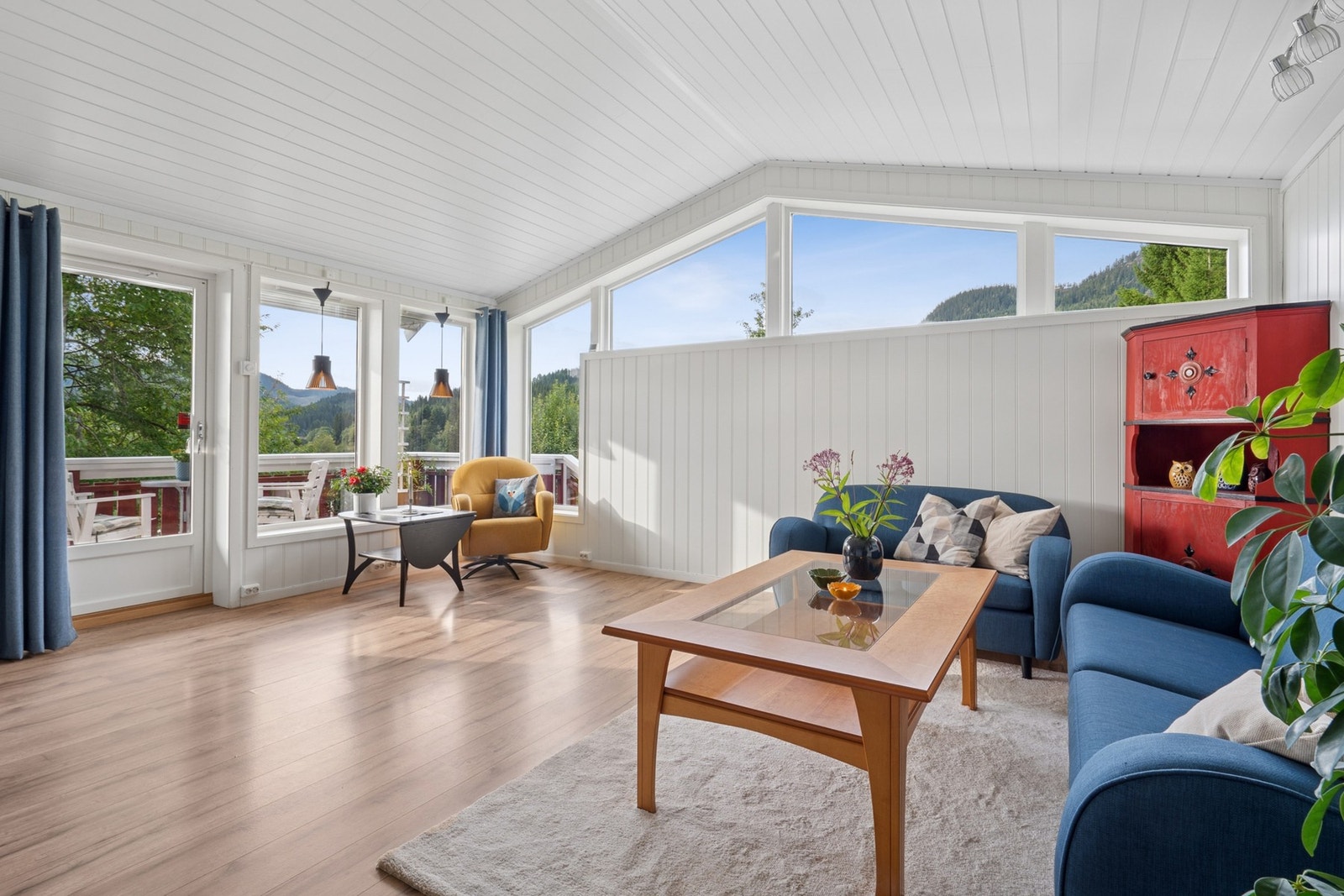 En flott enebolig med idyllisk beliggenhet ved Gaustadvatnet. Galleribilde