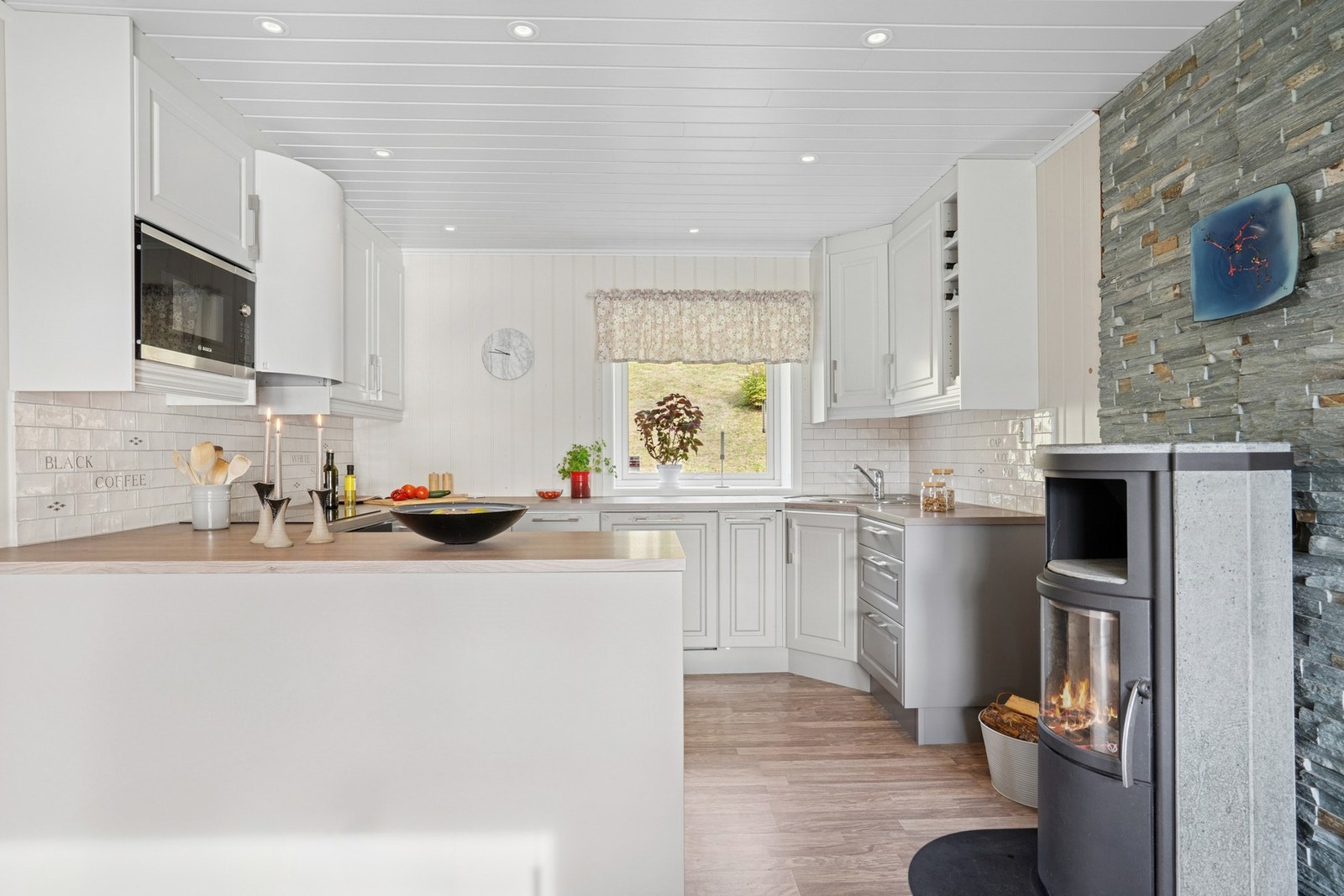 Stilrent og sjarmerende kjøkken fra Drømmekjøkkenet, nytt i 2015. Galleribilde