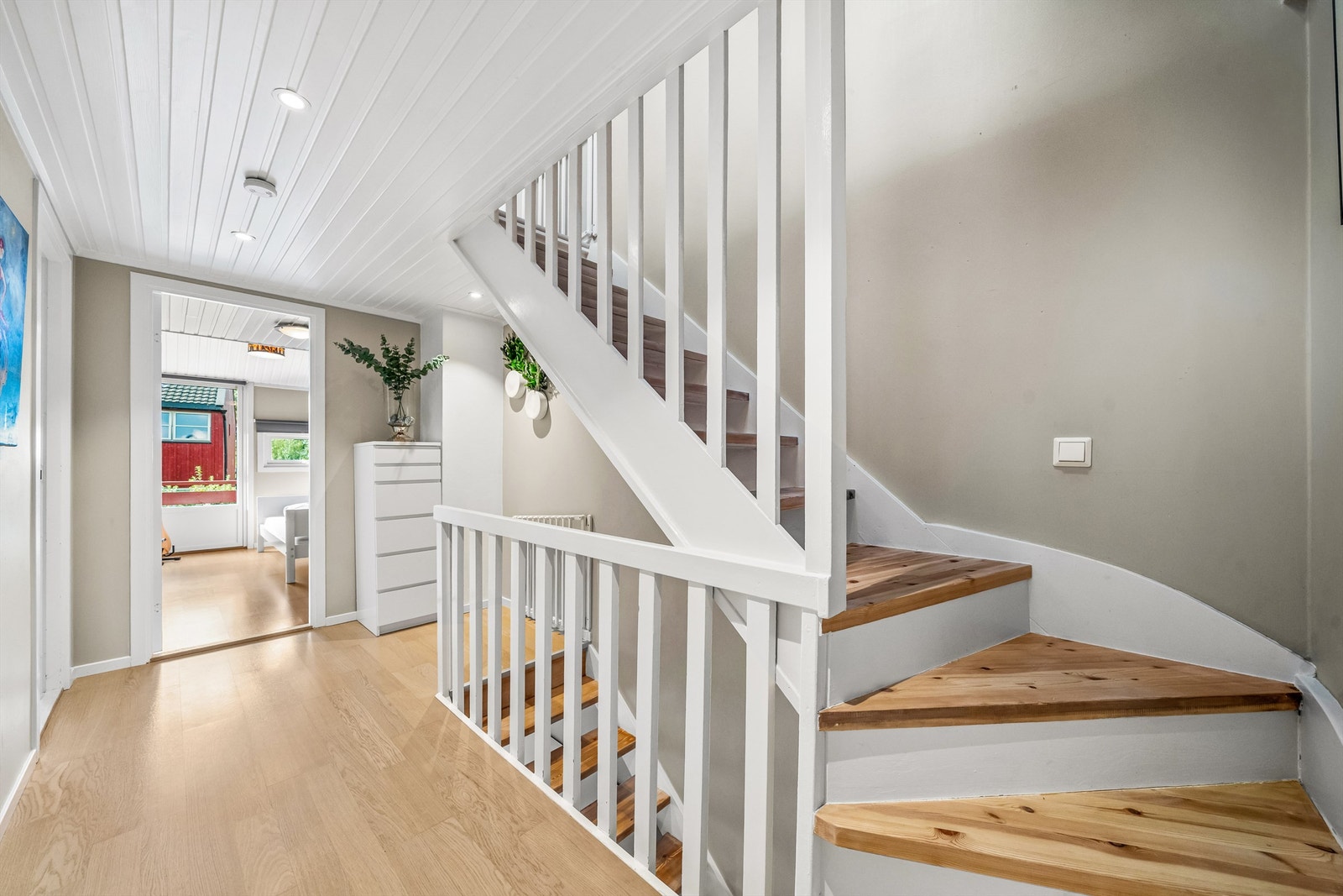 I boligens 2. etasje finner man tre gode soverom og bad Galleribilde