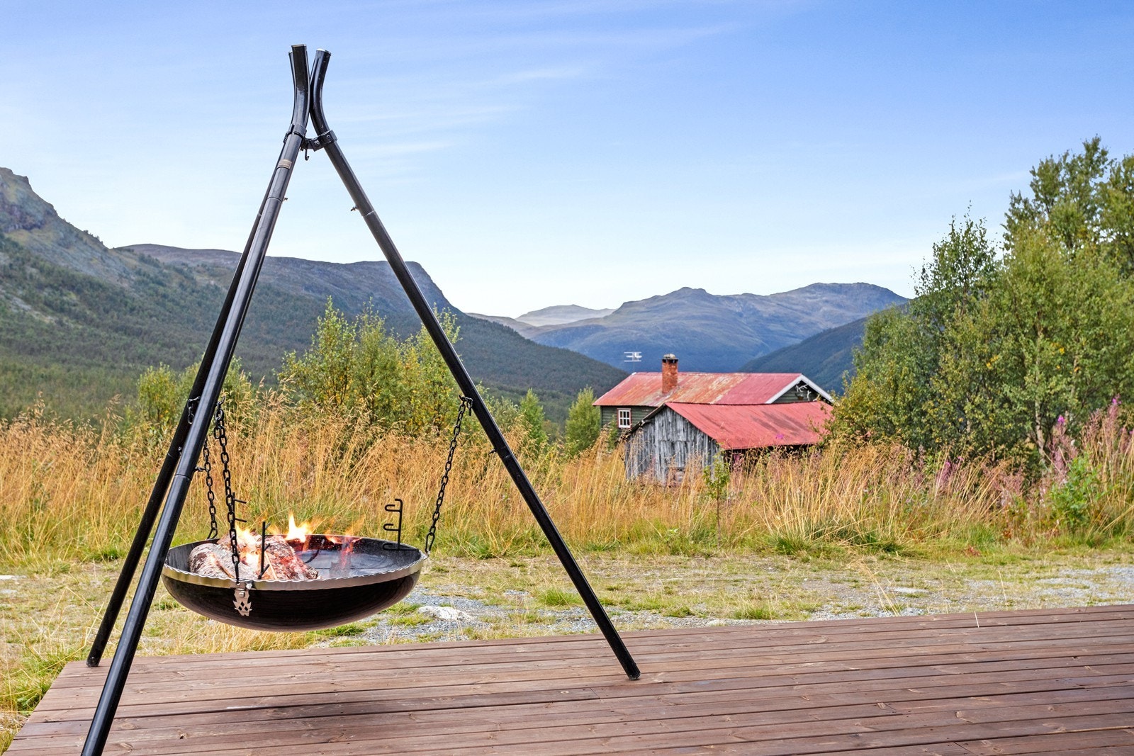 Her kan ein senke skuldrane og kose seg ved bålpanna. Galleribilde