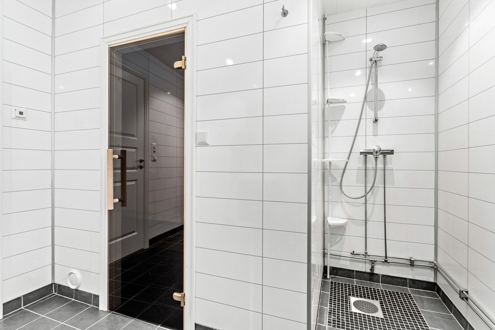 Frå badet er det direkte tilkomst til badstue. Galleribilde