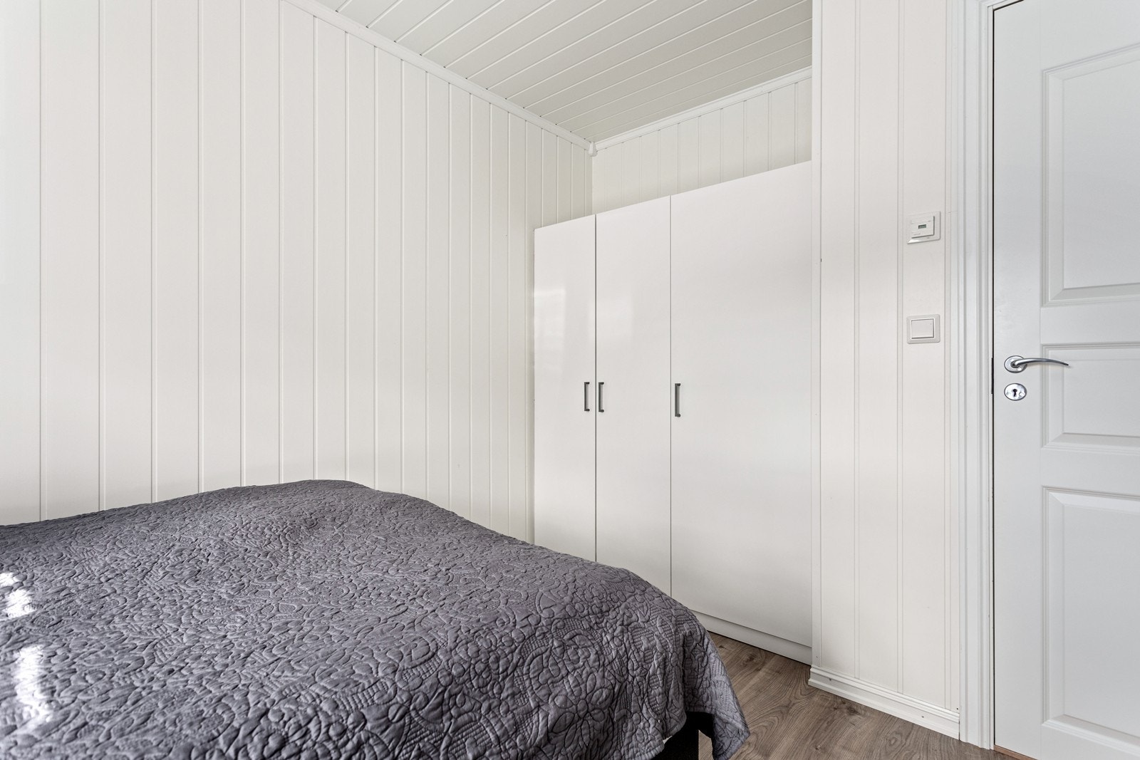 Begge soveromma har garderobeskap. Galleribilde