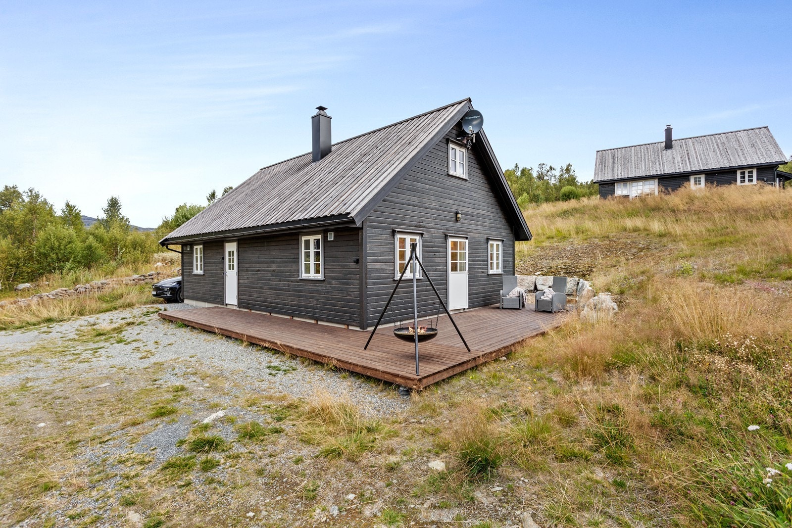 Ein flott, nyare fritidsbustad over to plan oppført i 2021. Galleribilde