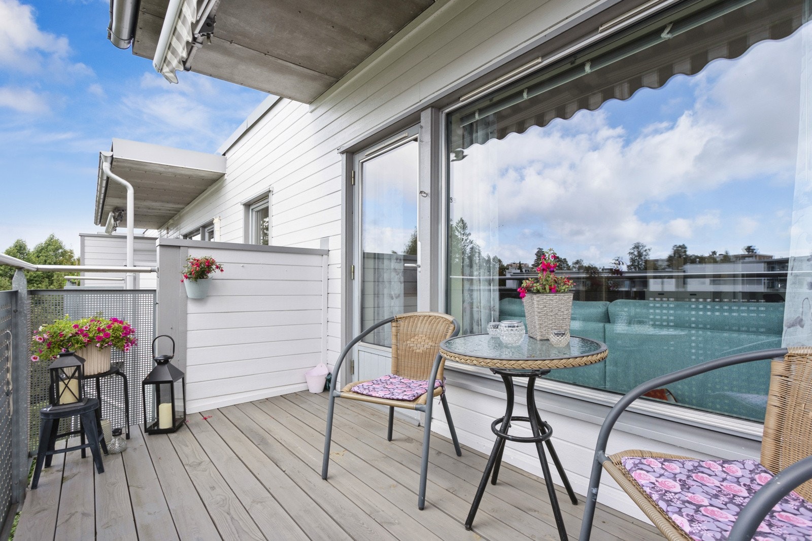 Sydvestvendt balkong på 7m² - perfekt for morgenkaffen i sola Galleribilde