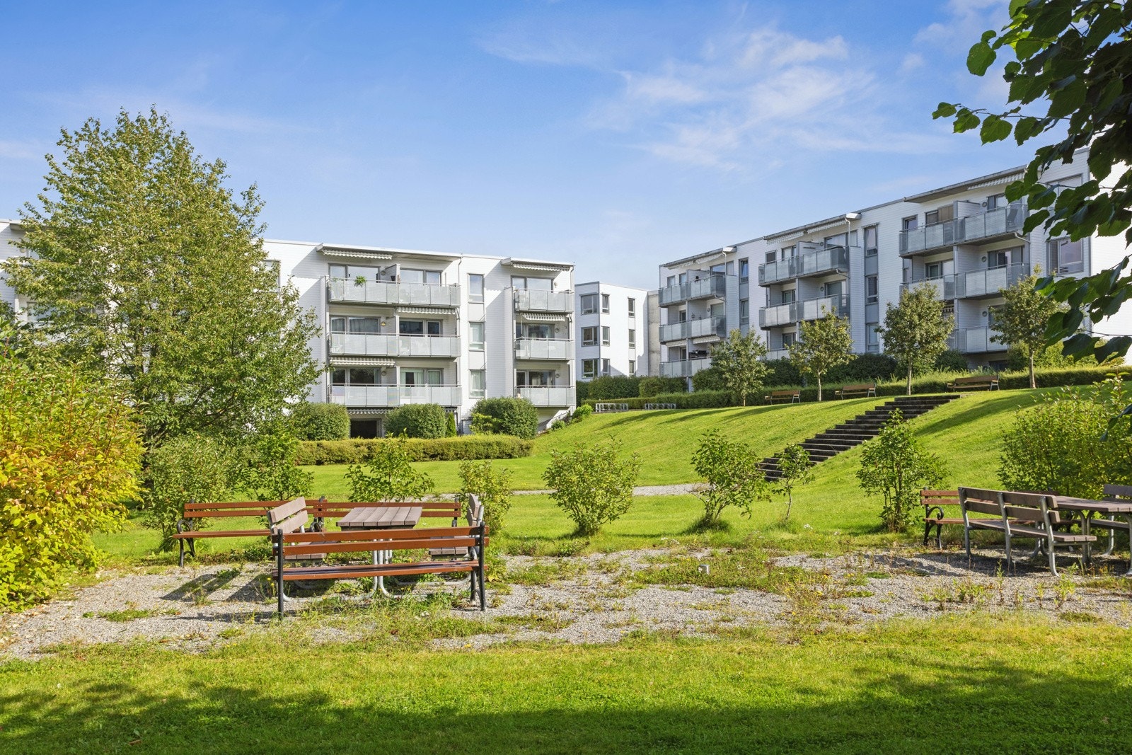 Pent opparbeidet uteområde. Galleribilde