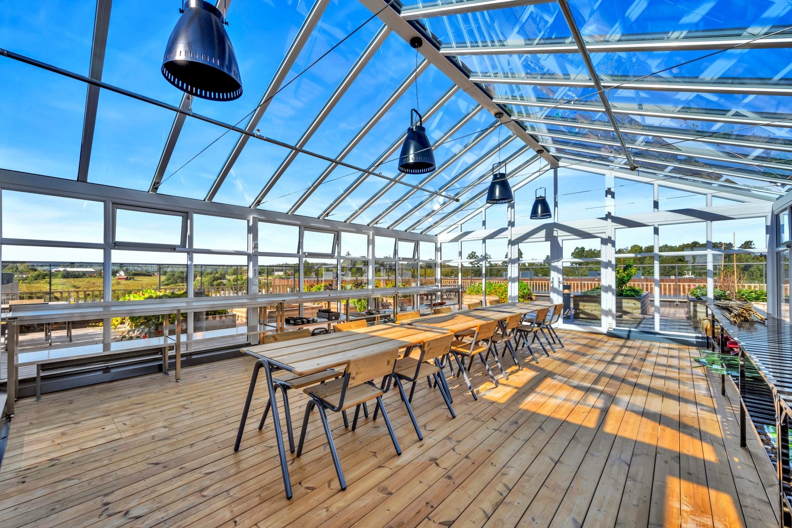 I de store drivhusene kan du invitere til både søndagskaffe og bursdagsselskap. Galleribilde