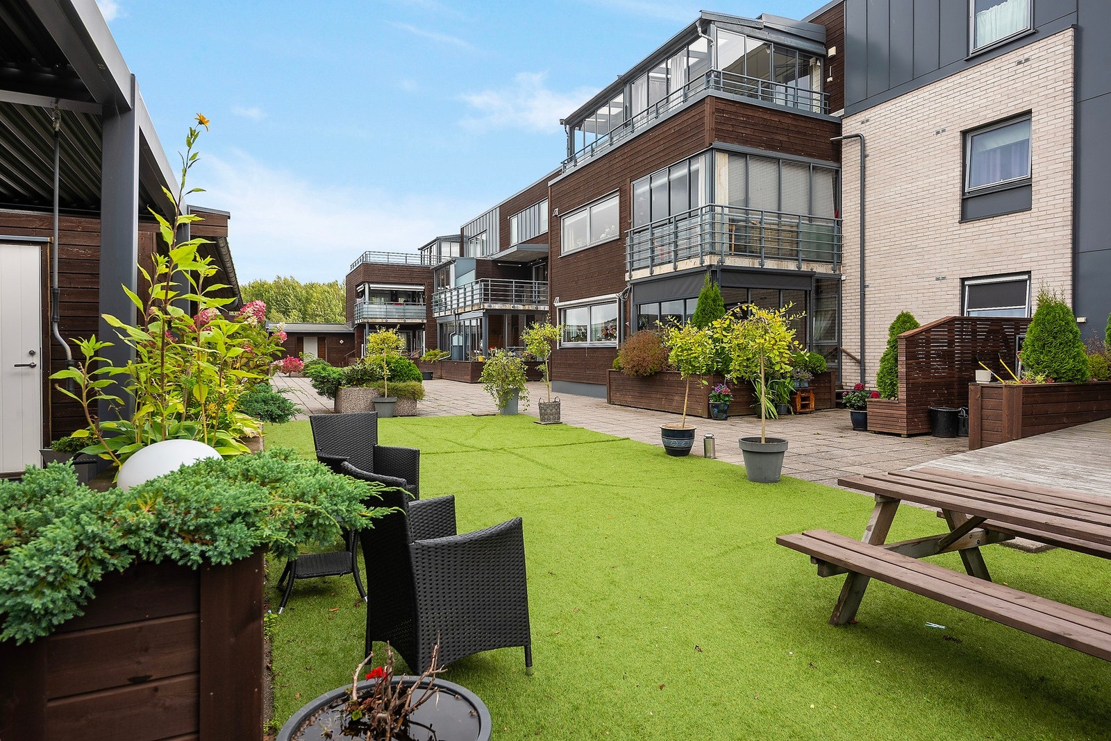 Flotte uteområder til felles hygge for alle beboere samt deres gjester Galleribilde