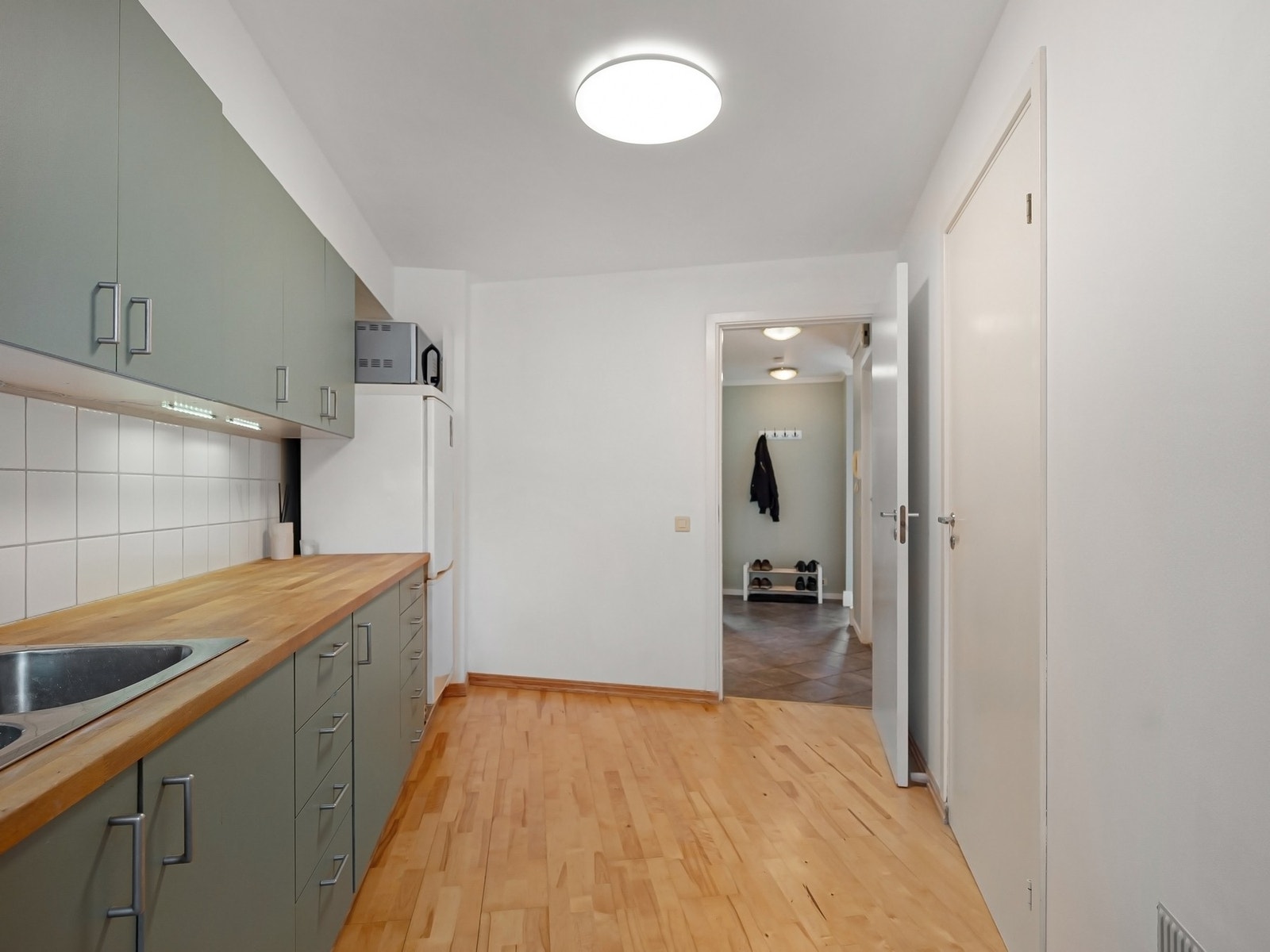 Lekkert separat kjøkken Galleribilde