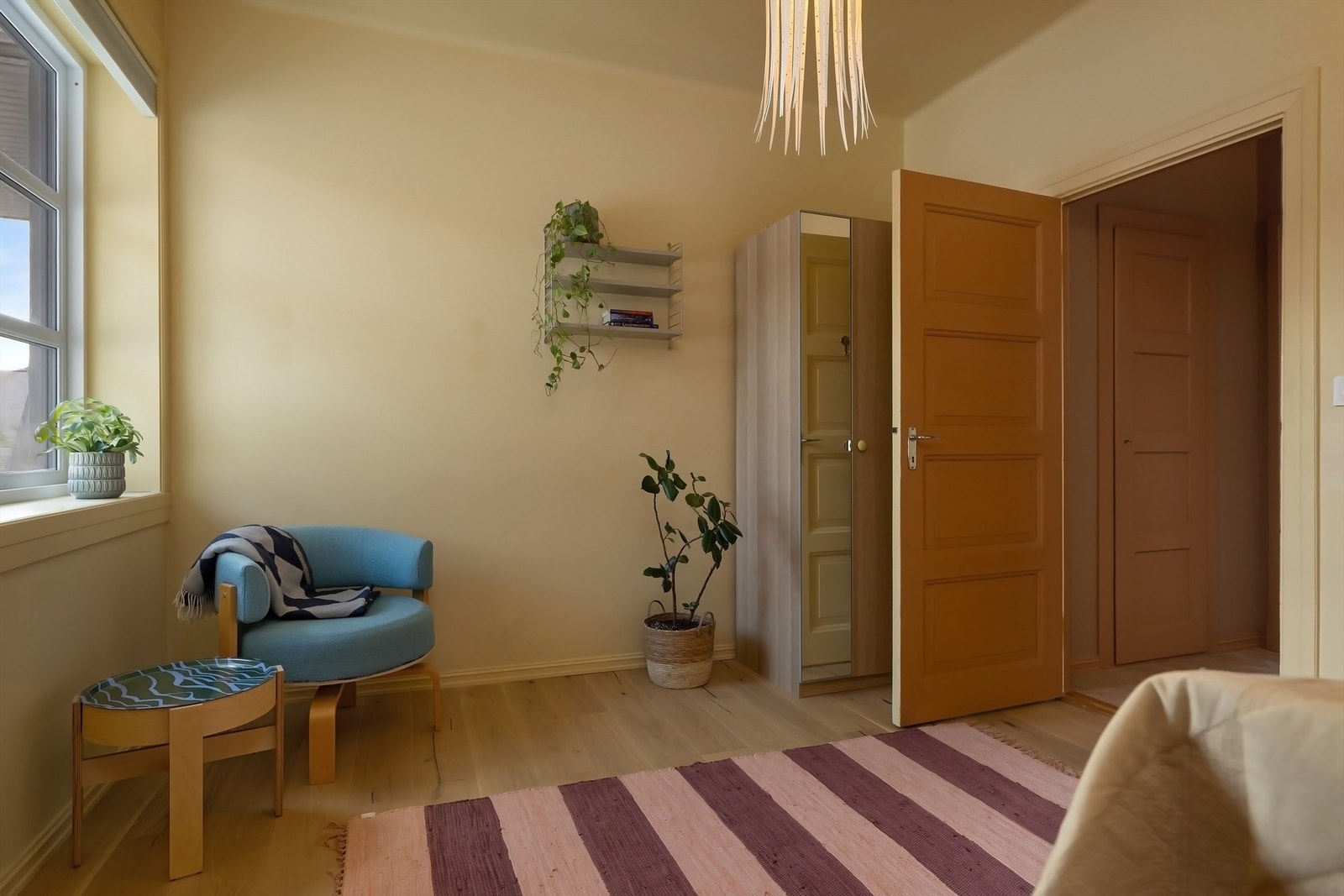 På soverom II er det montert to garderobeskap. Galleribilde