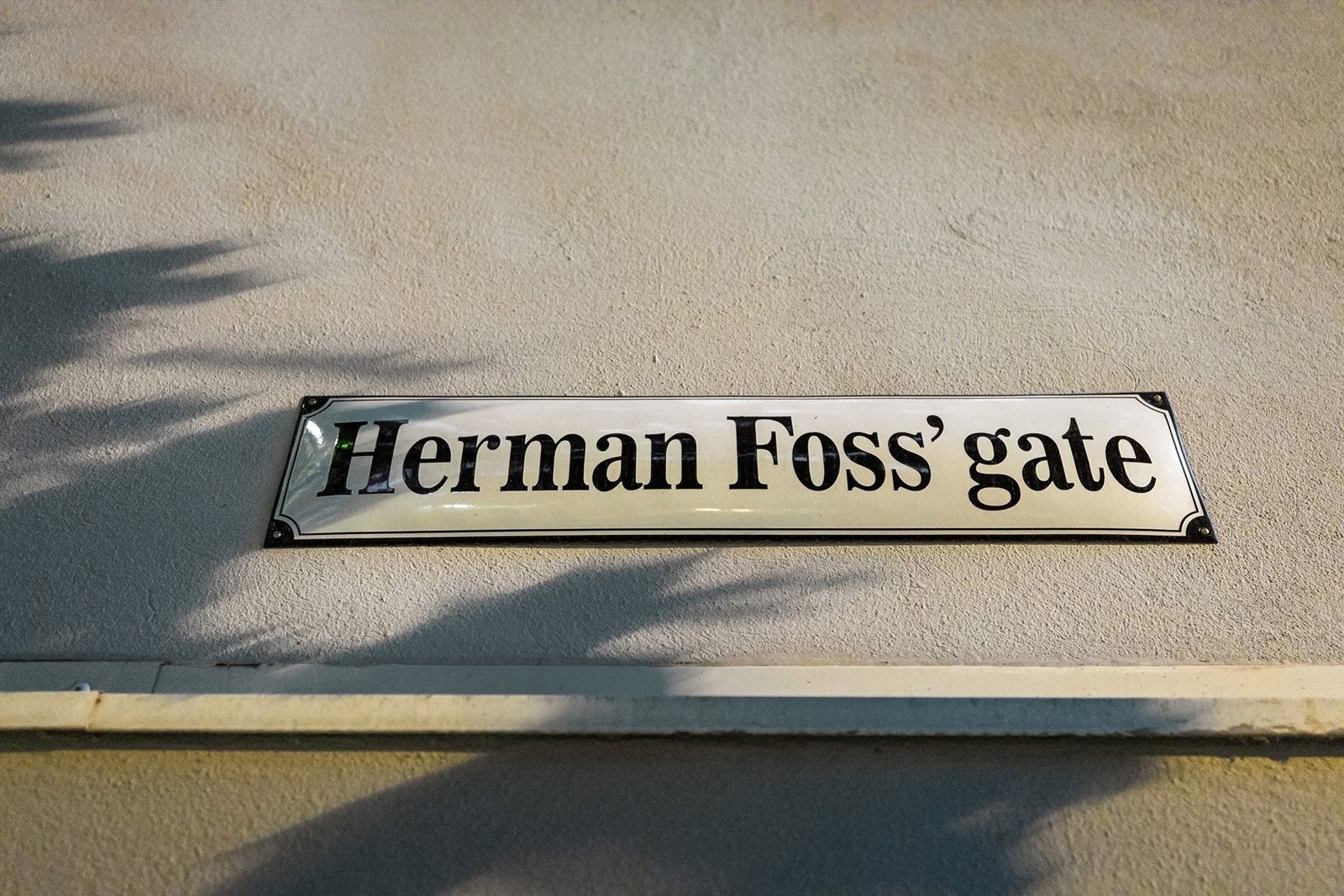 Gaten er oppkalt etter offiseren og politikeren Herman Foss (1790-1853). Galleribilde