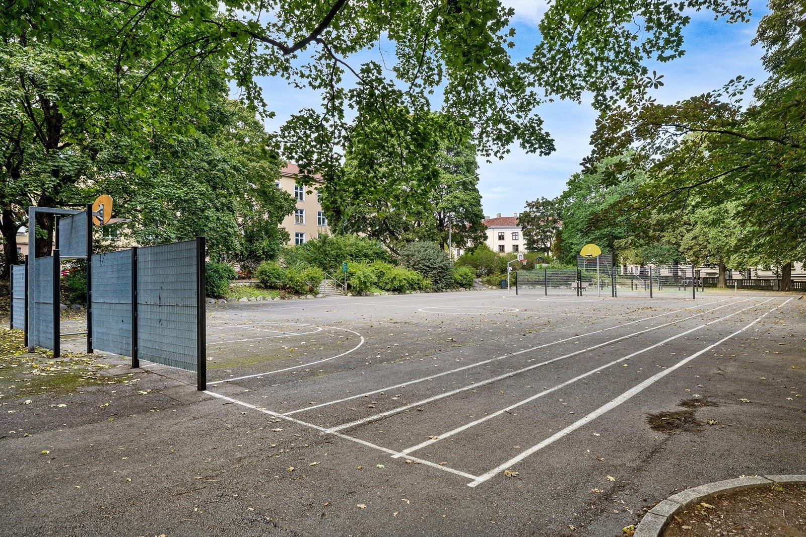 Sameiets nærmeste nabo er flotte Evald Ryghs plass med store og grønne friområder. Galleribilde