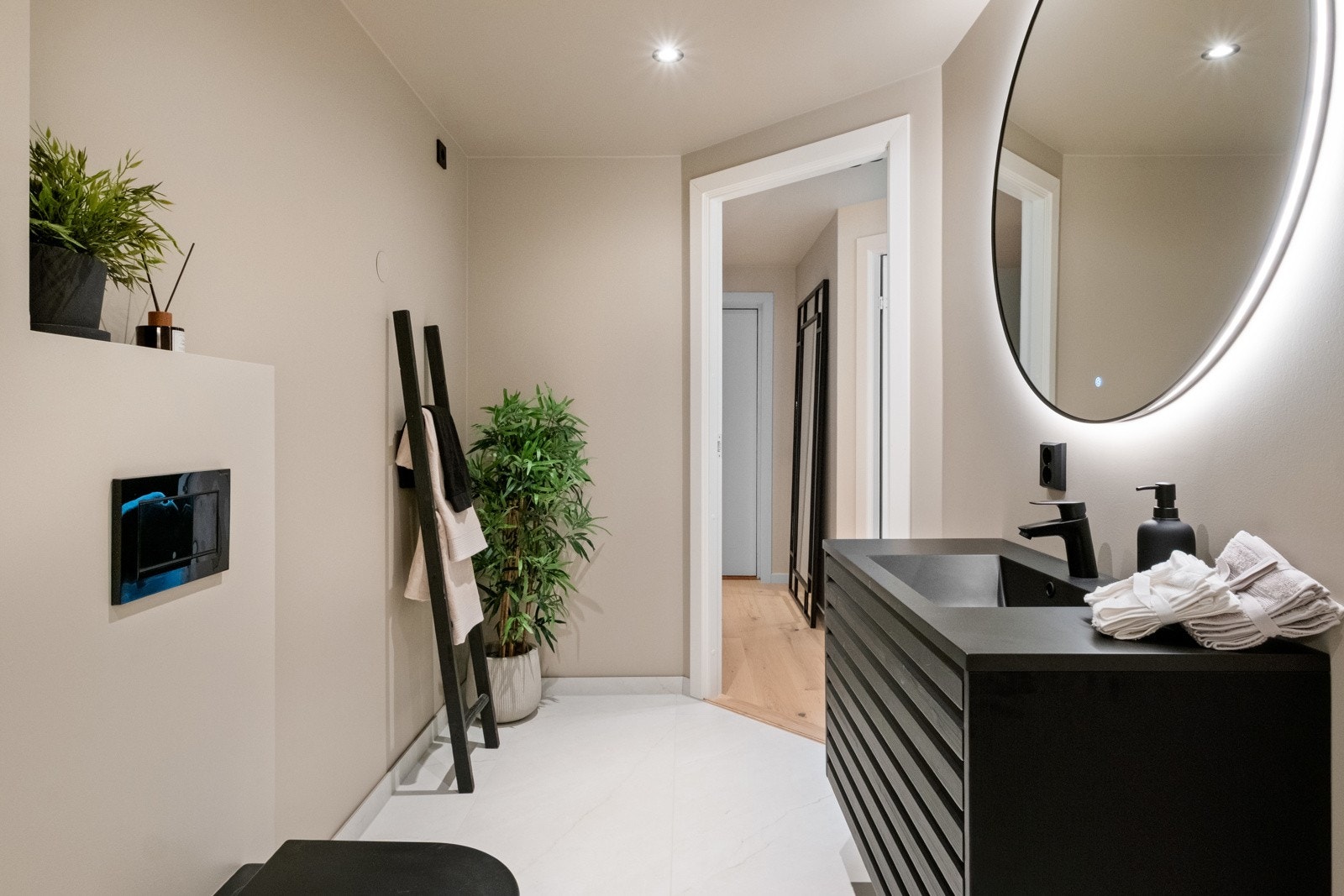 Her er det opplegg for både vaskemaskin og tørketrommel. Galleribilde