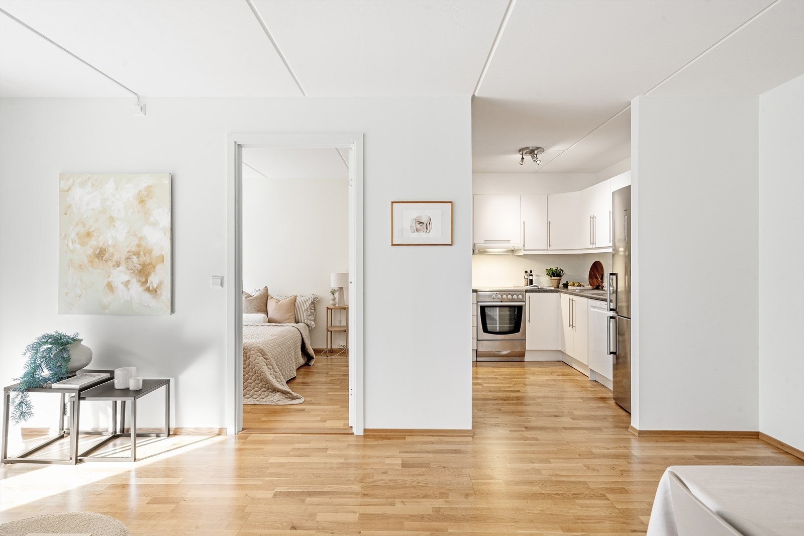 Flott kjøkken fra byggeår med god, skjermet plassering i rommet. Galleribilde