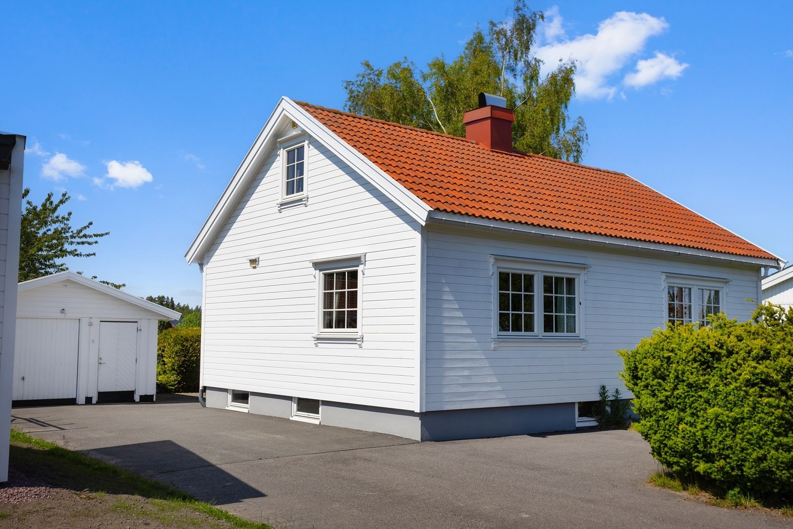 Velkommen til Gunnestadveien 9B - Enebolig med garasje og asfaltert gårdsplass. Galleribilde