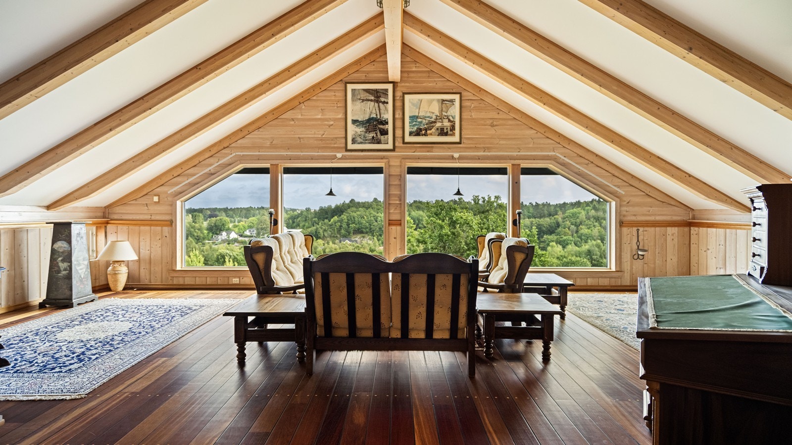 Stor stue over garasje Galleribilde