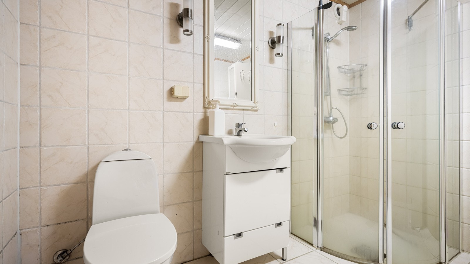 og har varmekabler i gulv Galleribilde