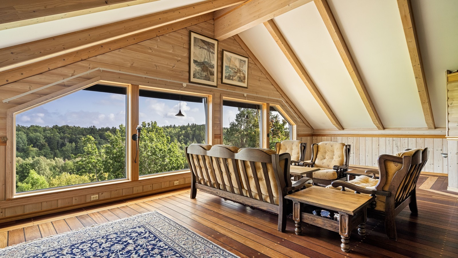 har
store vinduer Galleribilde