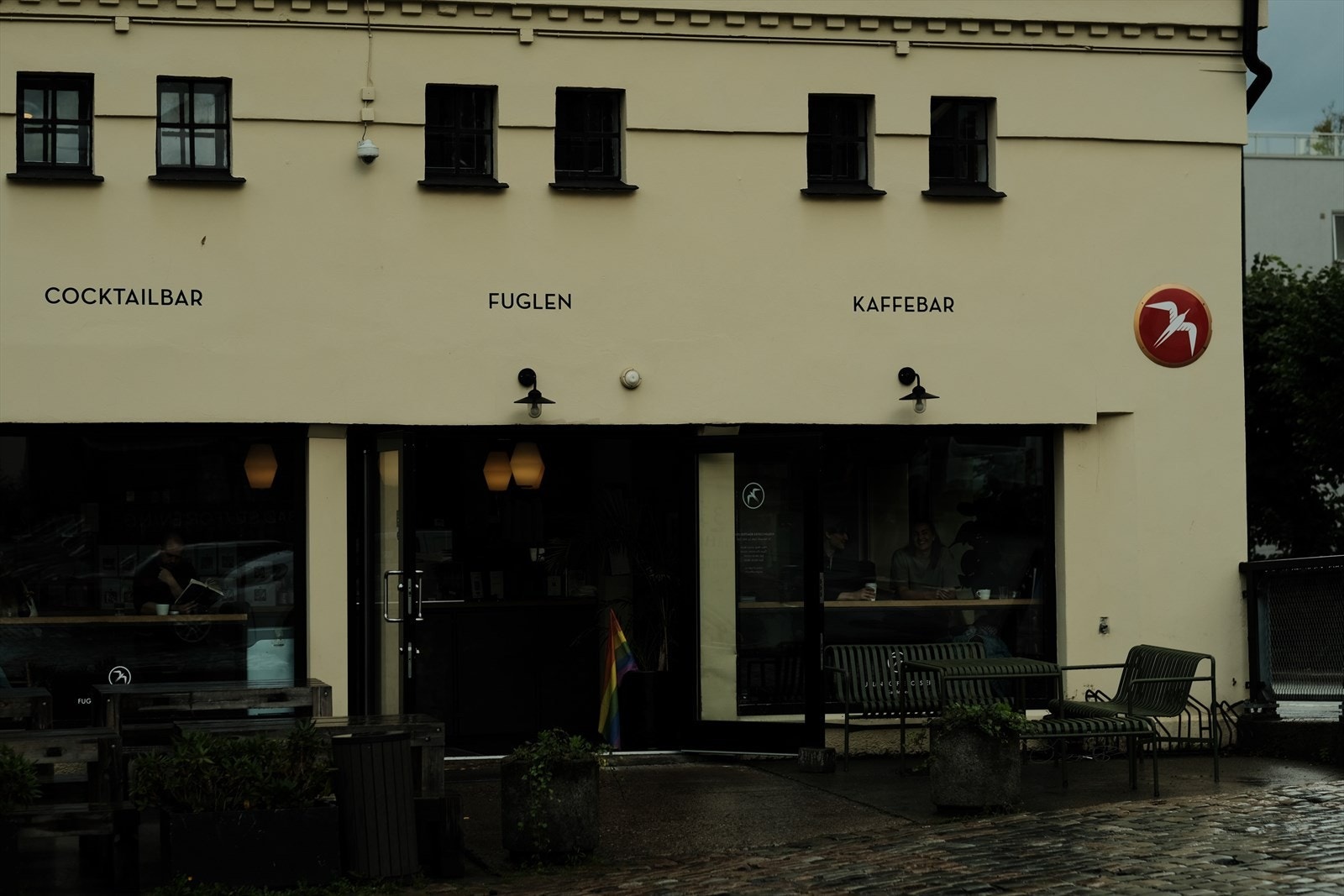 Fuglen Coffee Roasters Gamlebyen er et av de mest kjente stedene her. Galleribilde