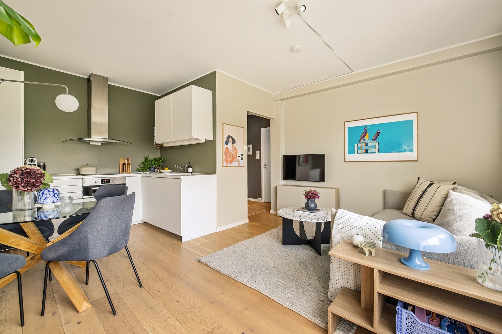 Takhøyden her inne er cirka 2,64 meter. Det bidrar til god romfølelse. Galleribilde