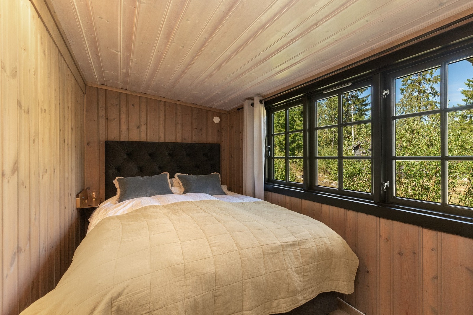 Soverom nr 2 med dobbeltseng Galleribilde